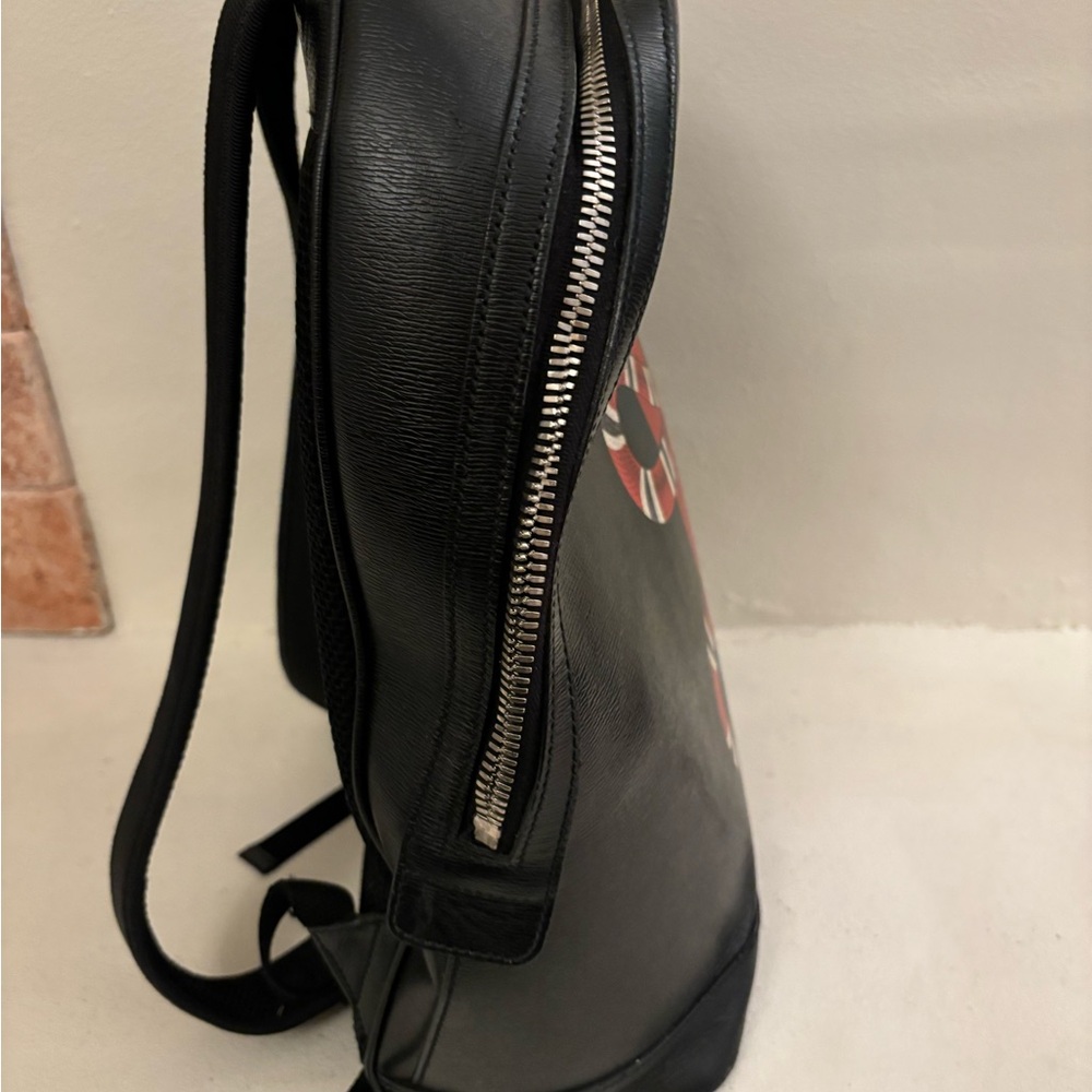 Gucci Luxury Black Backpack with Red and Green Stripe - Picture 3 of 7